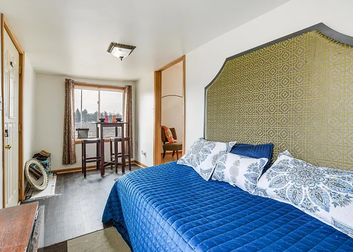Pet Friendly: 8 Mi To Chicago - Fenced Backyard! Oak Park