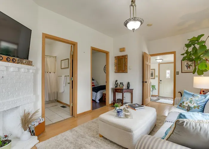 Pet Friendly: 8 Mi To Chicago - Fenced Backyard! Сasa de vacaciones Oak Park