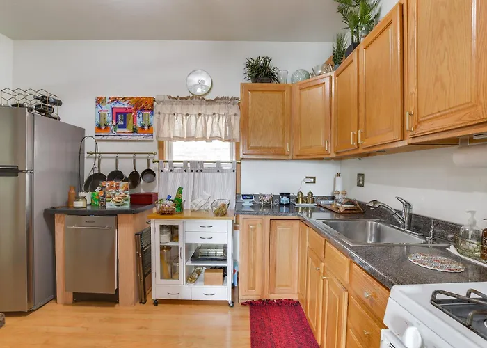 Pet Friendly: 8 Mi To Chicago - Fenced Backyard! Oak Park
