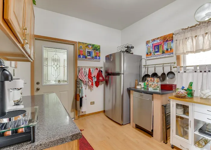 Pet Friendly: 8 Mi To Chicago - Fenced Backyard! Сasa de vacaciones Oak Park