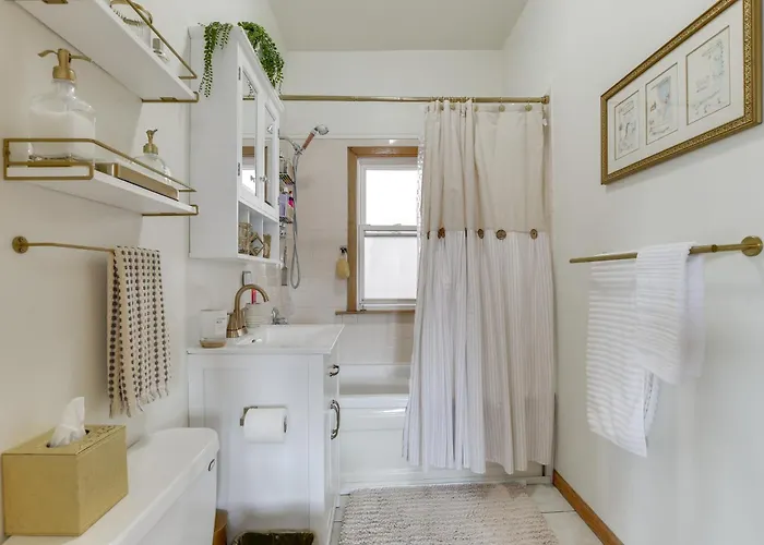 Pet Friendly: 8 Mi To Chicago - Fenced Backyard! Oak Park
